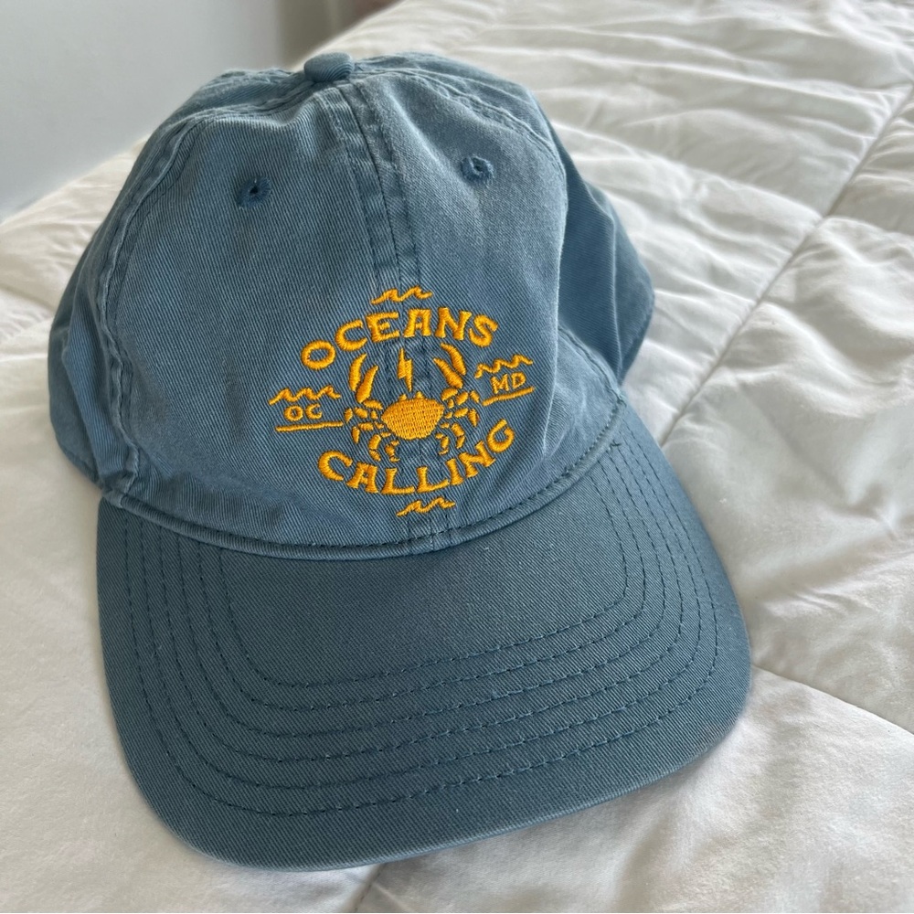 NWOT OCEANS CALLING HAT
